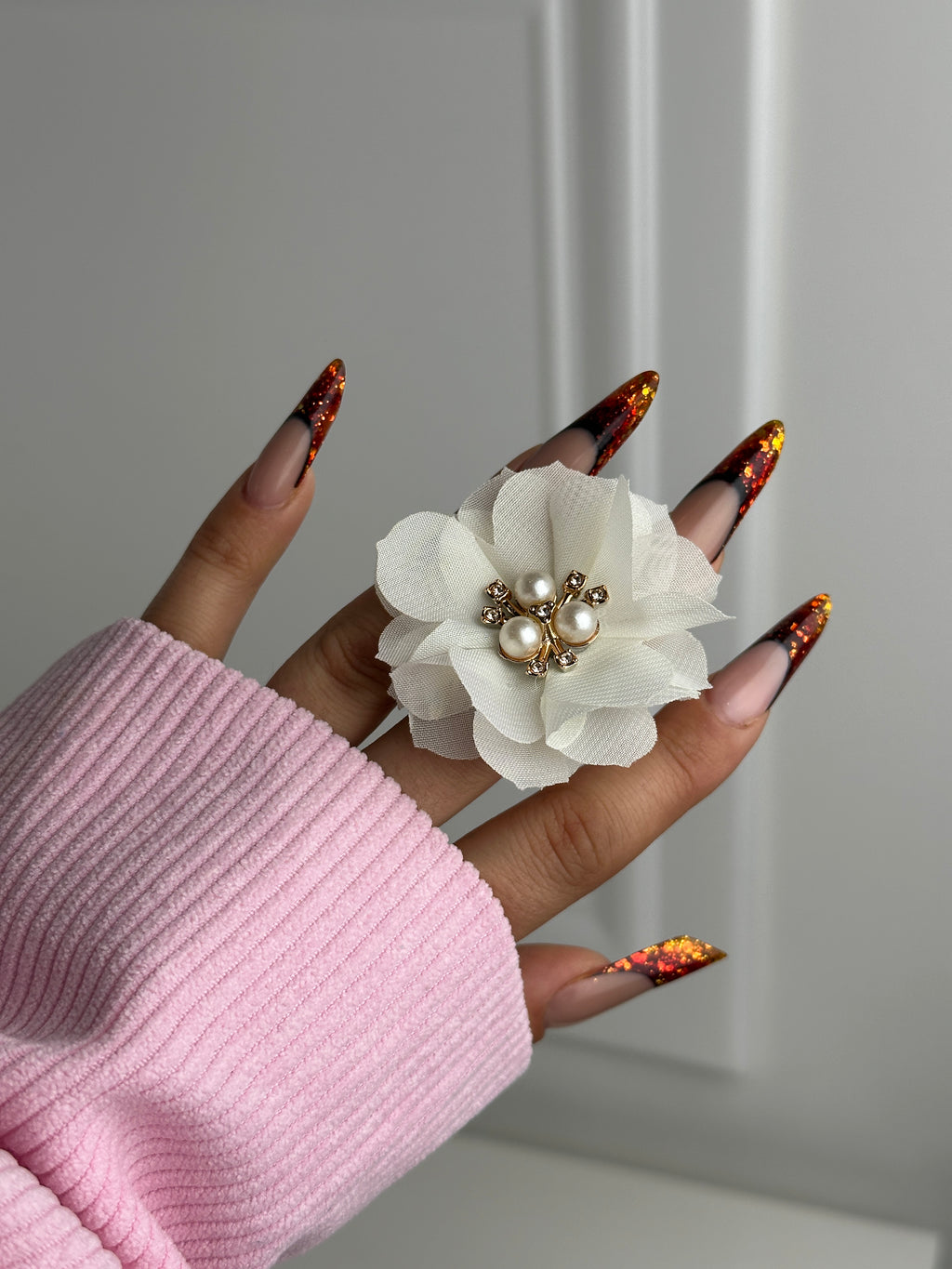 White bloom ring