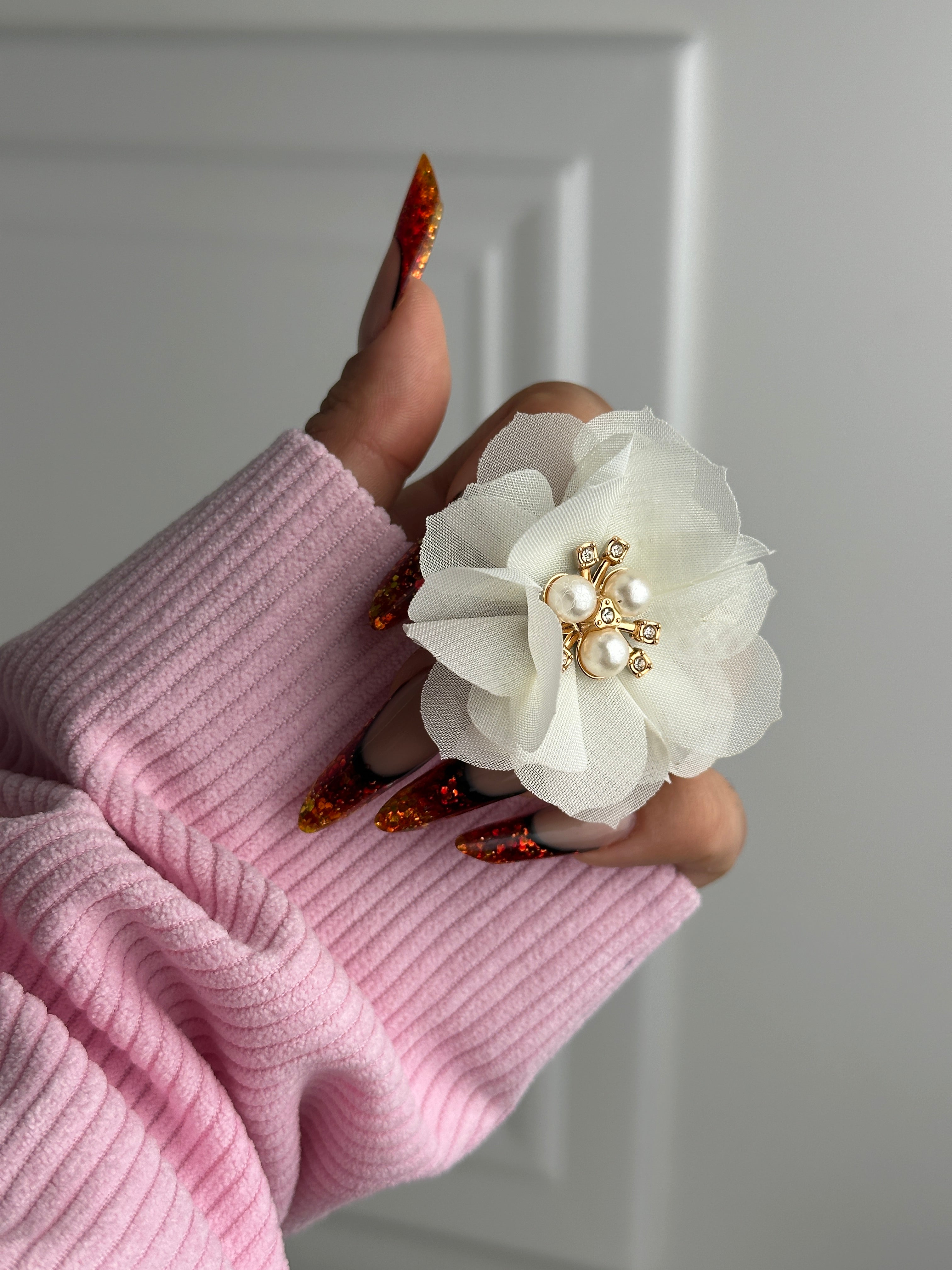 White bloom ring
