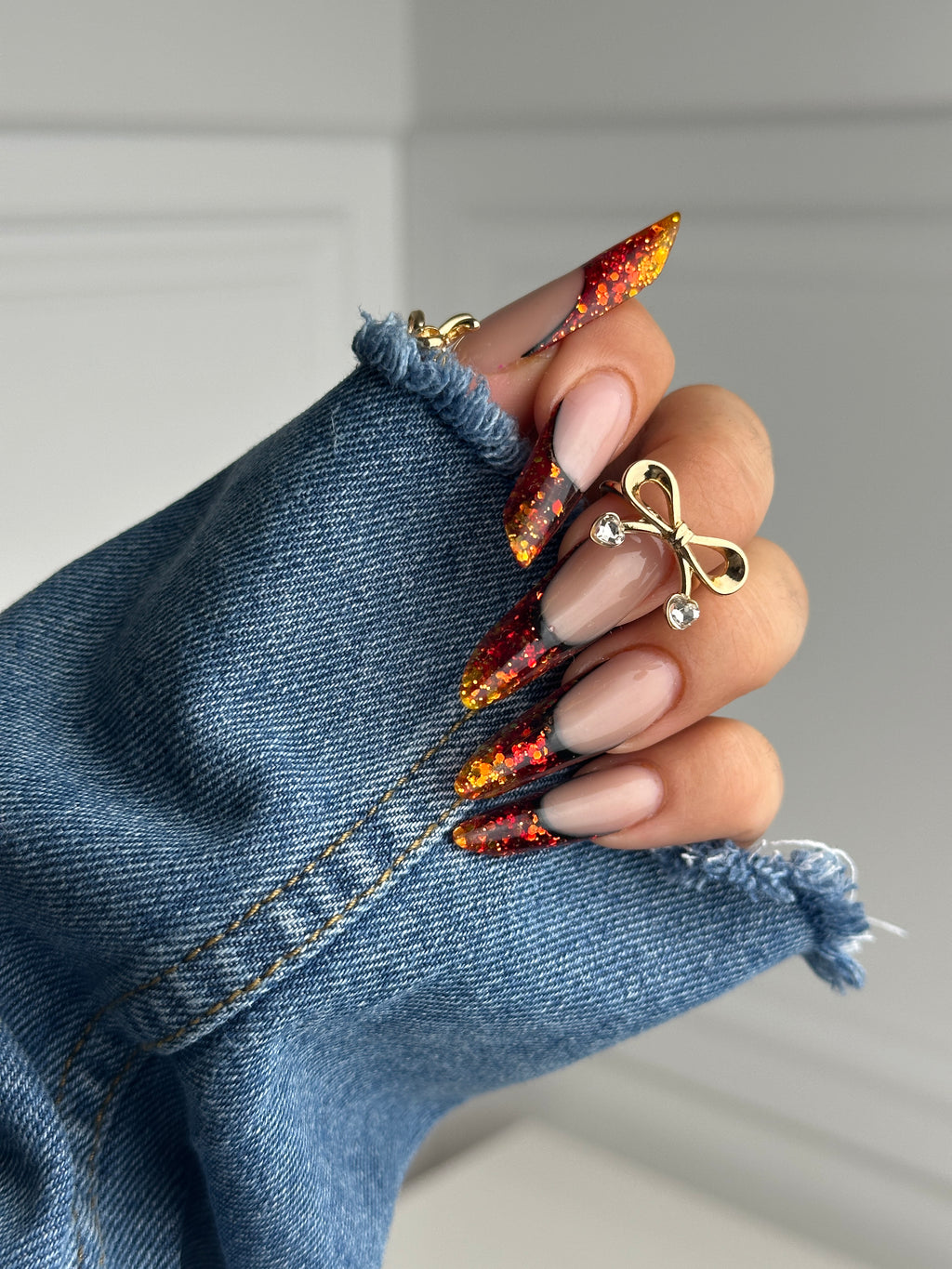 Classic denim sleeve with two buttons