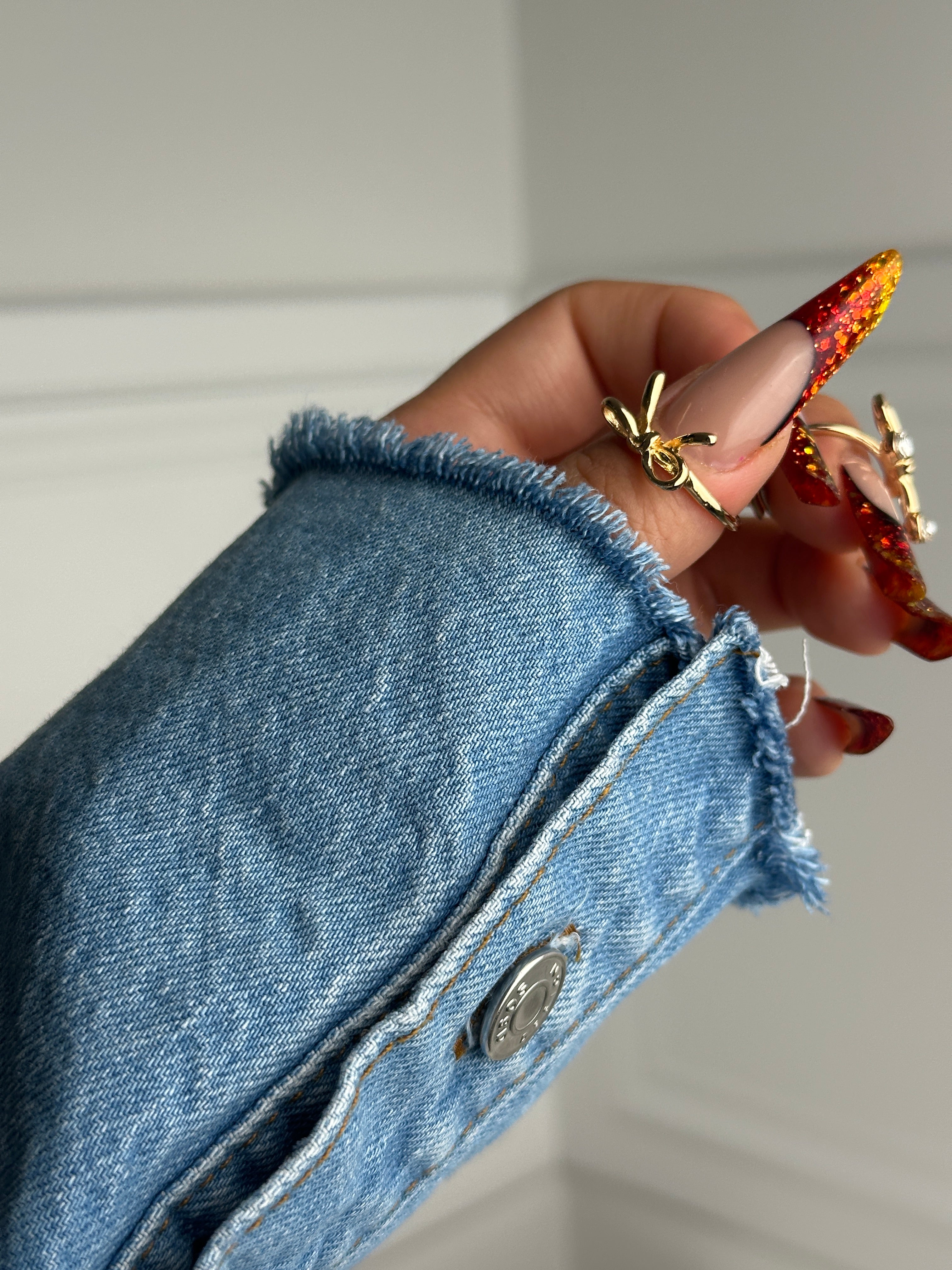 Sky denim with two buttons